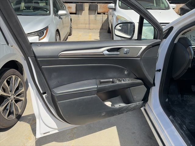 Certified 2017 Ford Fusion SE w/ Fusion SE Technology Package image 10