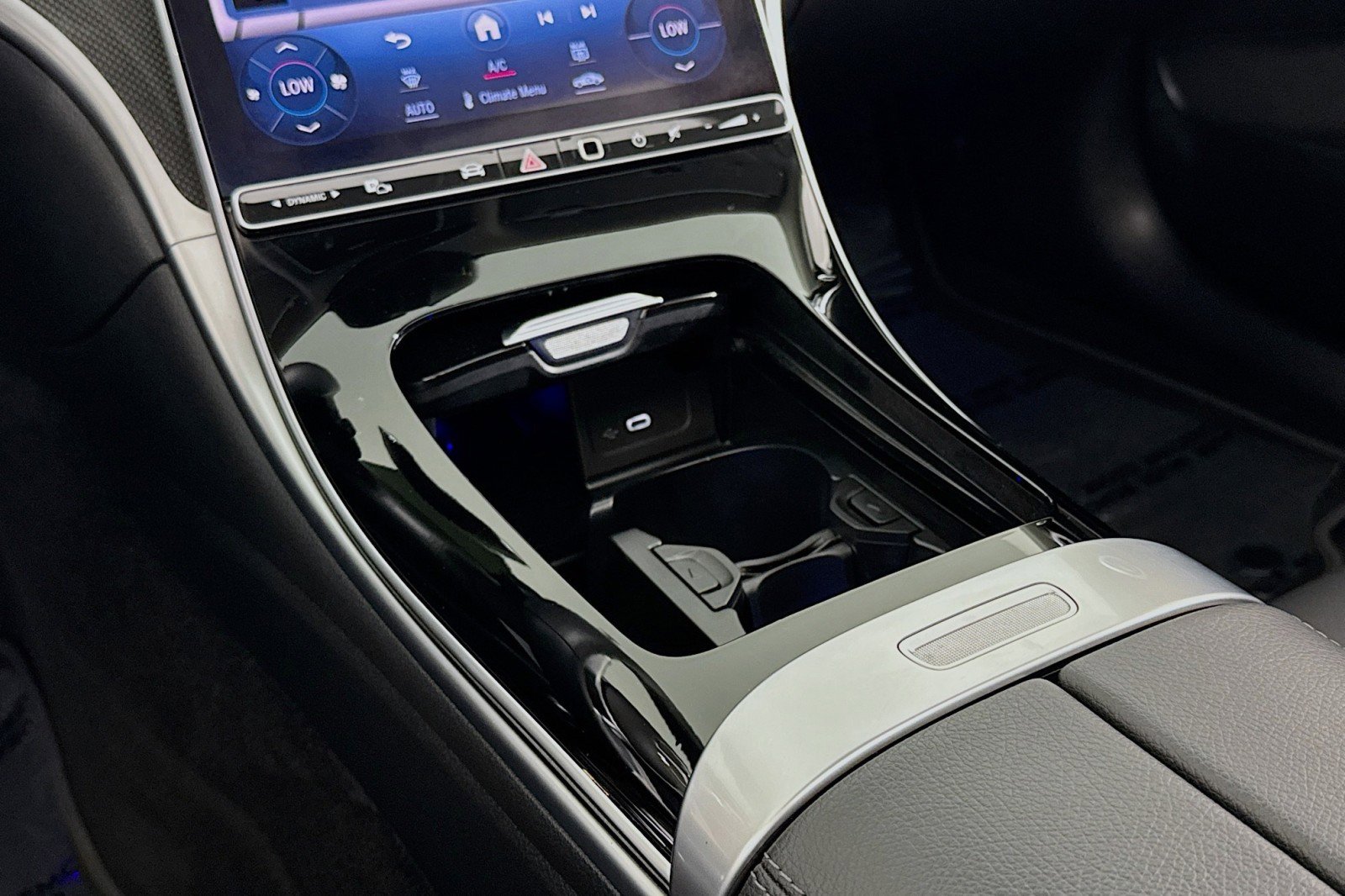 Certified 2024 Mercedes-Benz C 300 Sedan w/ Exclusive Trim Package image 6