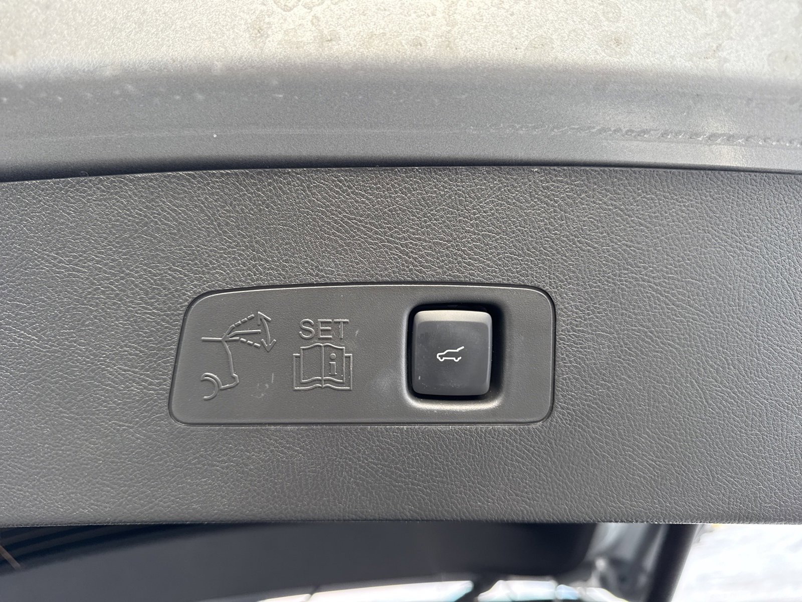 Used 2023 Lincoln Corsair AWD w/ Equipment Group 101A image 34