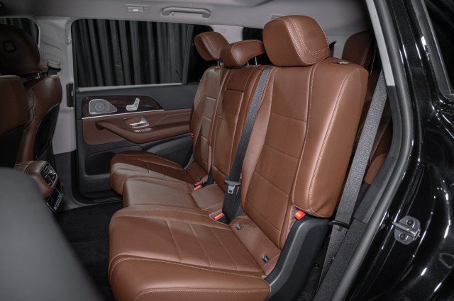 Used 2026 Mercedes-Benz GLS 450 4MATIC image 12