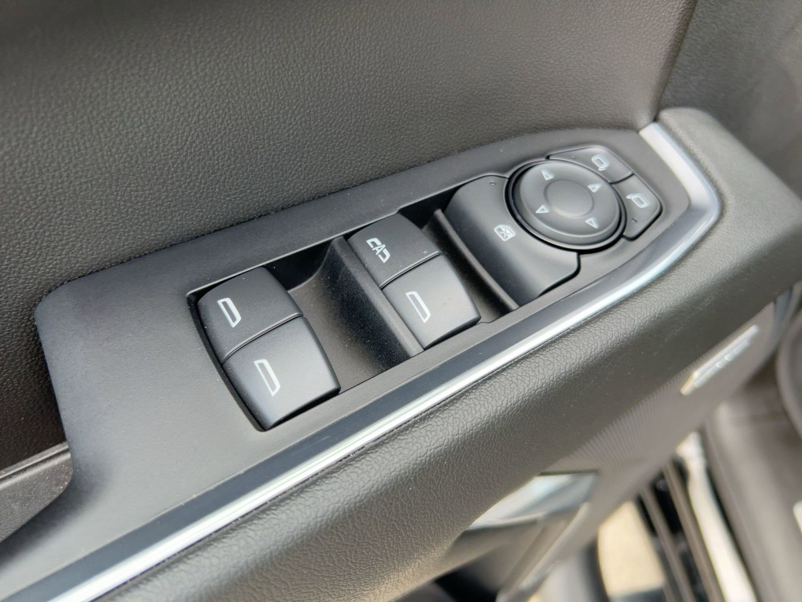 Used 2024 Chevrolet Silverado 1500 RST image 21