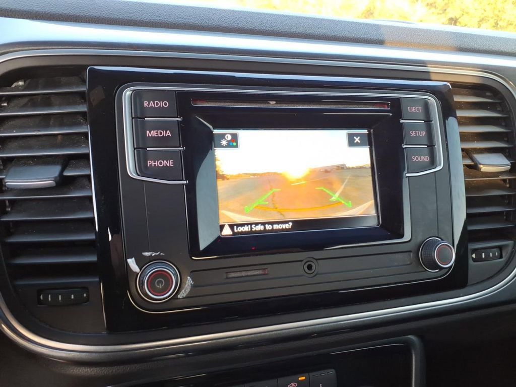 Used 2017 Volkswagen Beetle 1.8T S FWD image 22