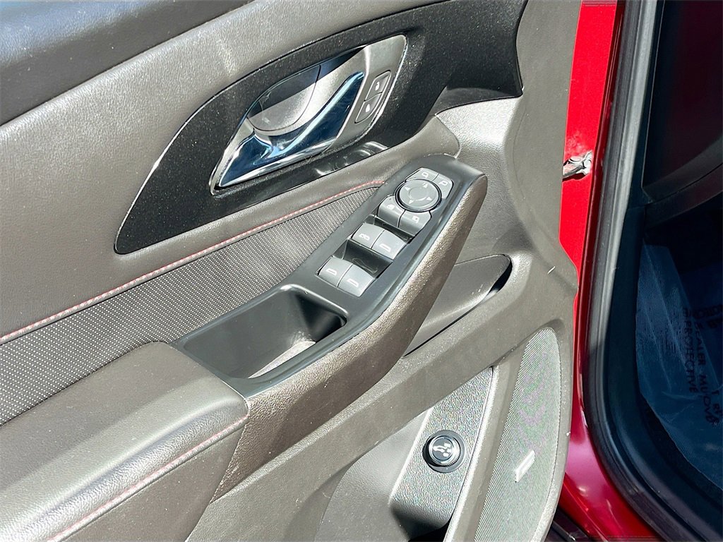 Used 2023 Chevrolet Traverse RS image 18