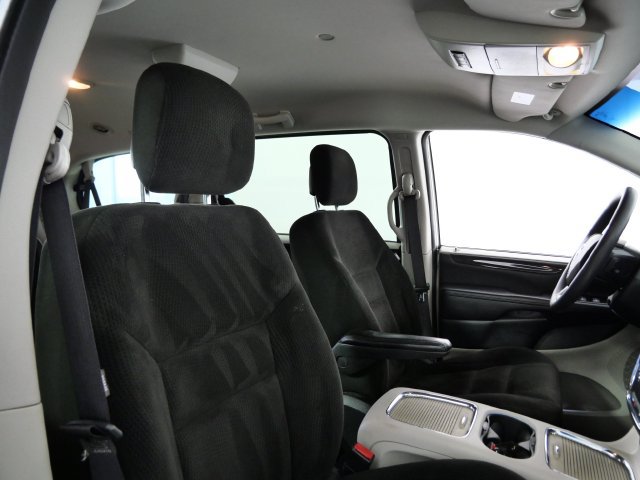 Used 2016 Dodge Grand Caravan SXT FWD image 10