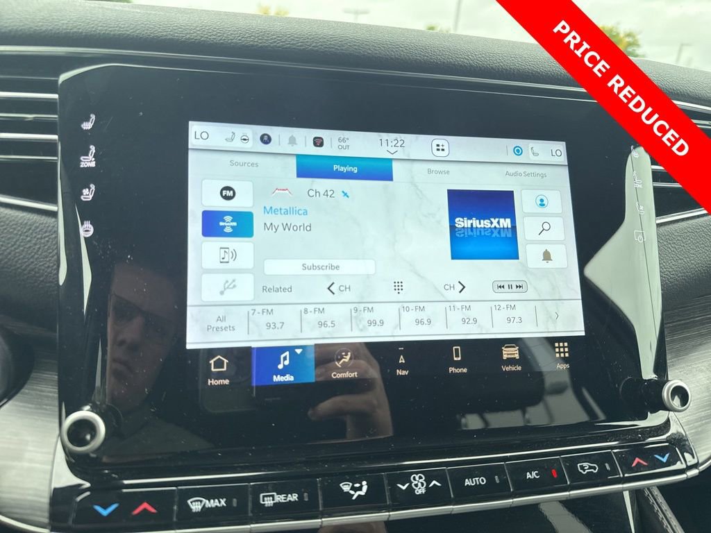 Used 2024 Jeep Wagoneer L Series III w/ Flexible Seating Group image 13