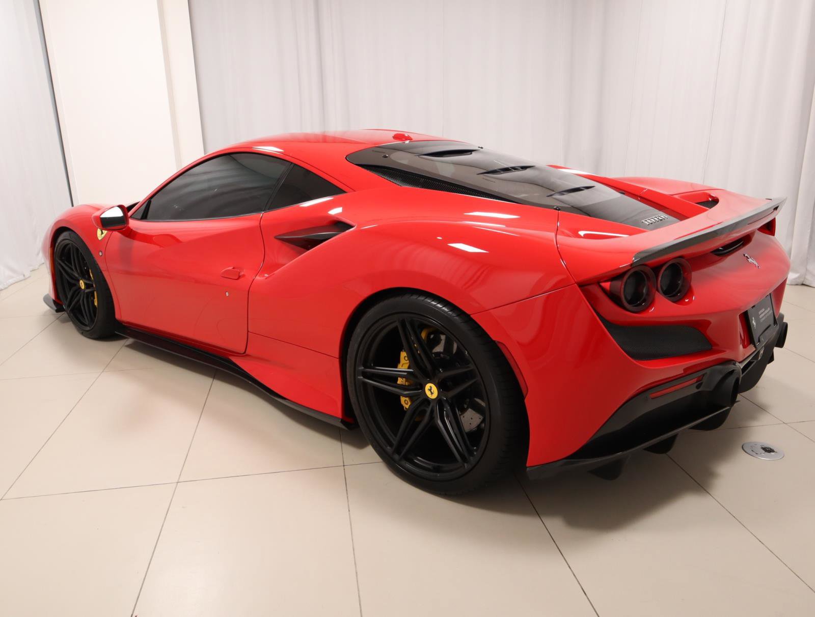 Used 2022 Ferrari F8 Tributo image 15