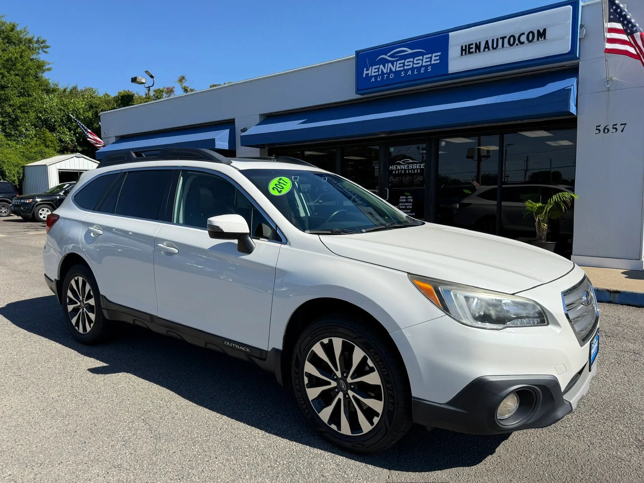 Used 2017 Subaru Outback 2.5i Limited AWD/4WD image 18