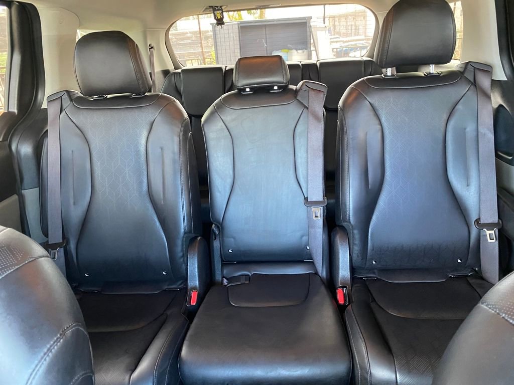 Used 2025 Kia Carnival image 36