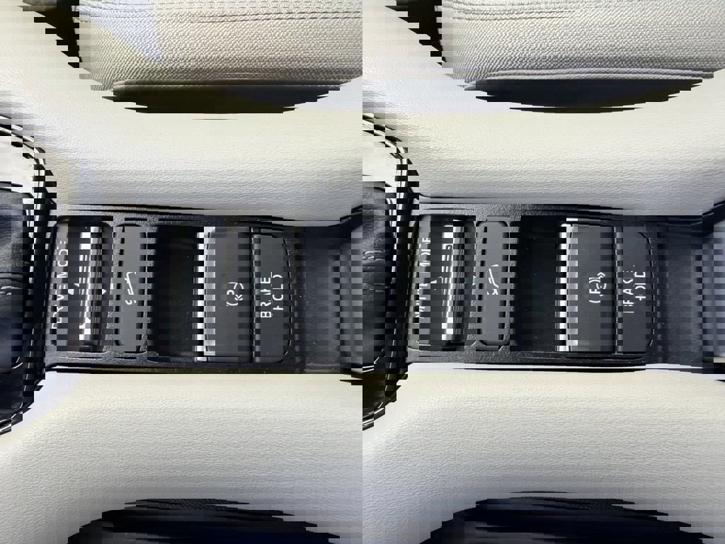 Used 2025 Honda HR-V LX image 34