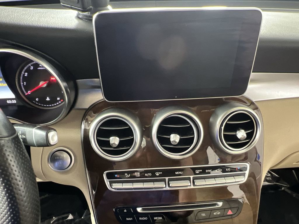 Used 2019 Mercedes-Benz GLC 300 4MATIC image 12
