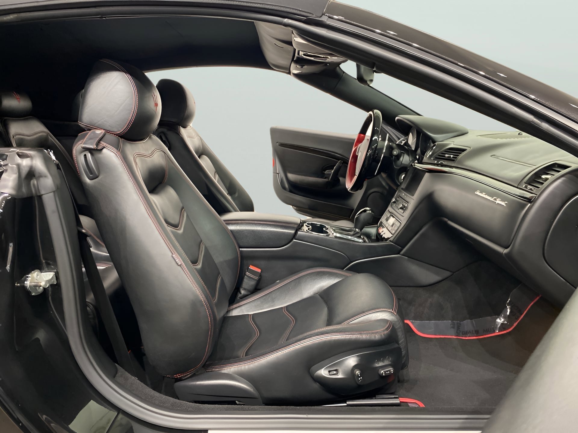 Used 2012 Maserati GranTurismo Sport RWD image 35