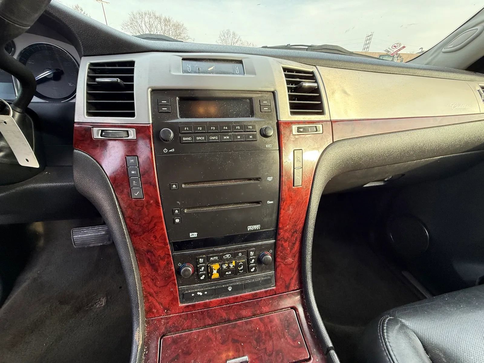 Used 2007 Cadillac Escalade AWD w/ Climate Package image 20