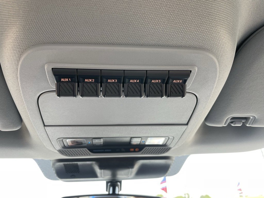 New 2025 Ford F550 4x4 Regular Cab Super Duty image 47