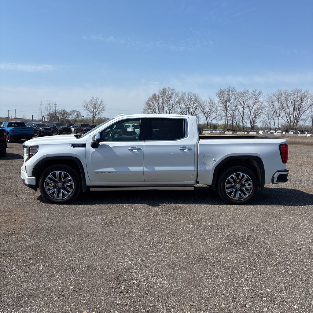 Used 2023 GMC Sierra 1500 Denali w/ Denali Reserve Package AWD/4WD image 2