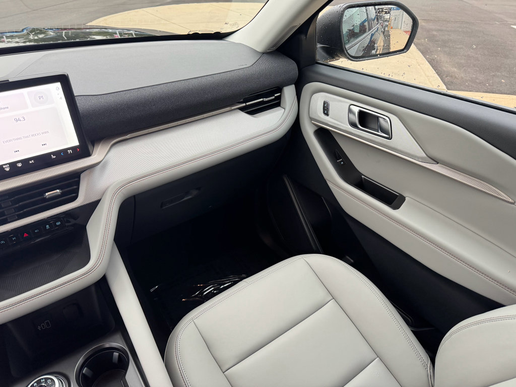 New 2026 Ford Explorer Active image 27