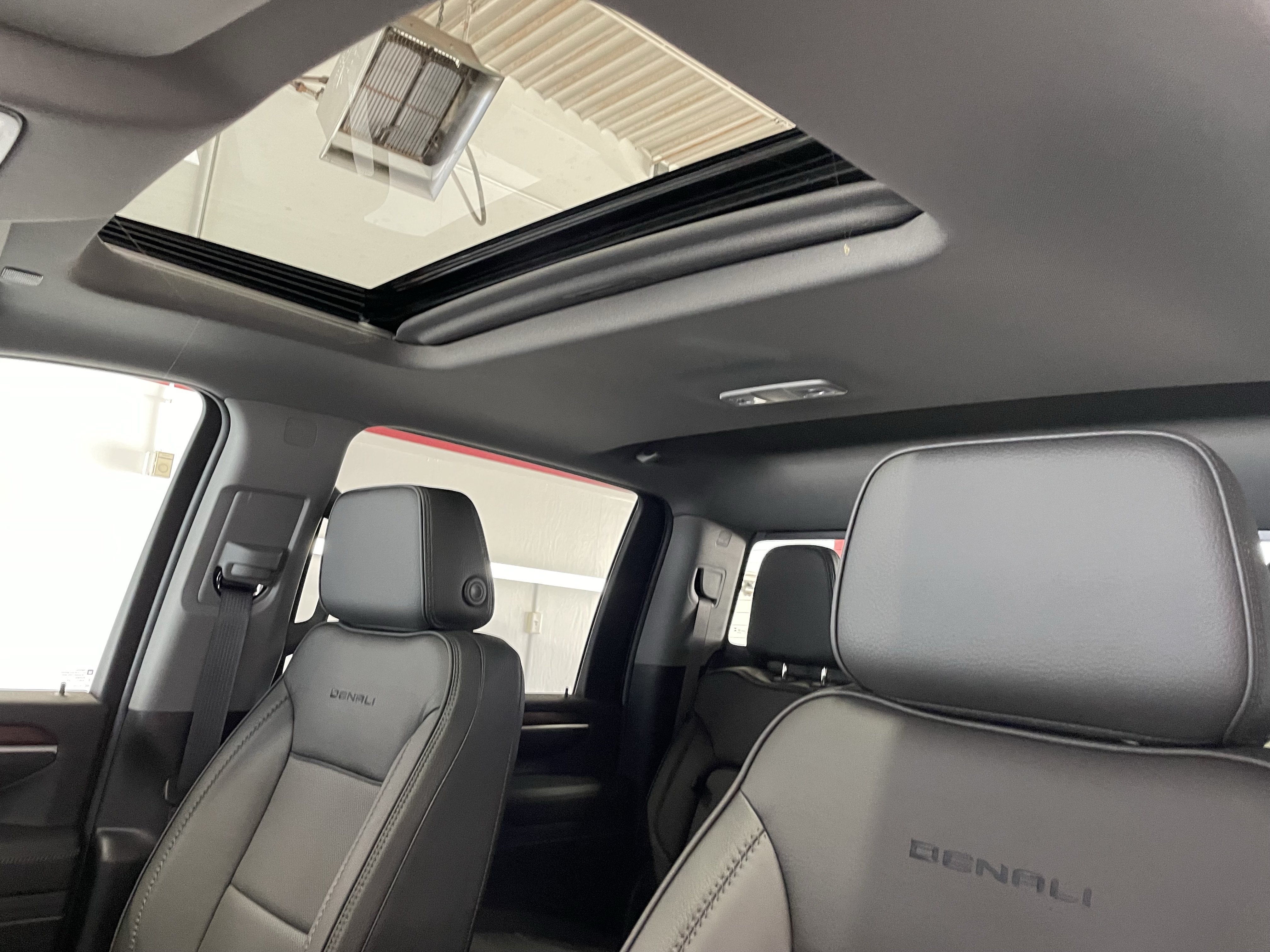 New 2026 GMC Sierra 2500 Denali w/ Denali Reserve Package AWD/4WD image 12