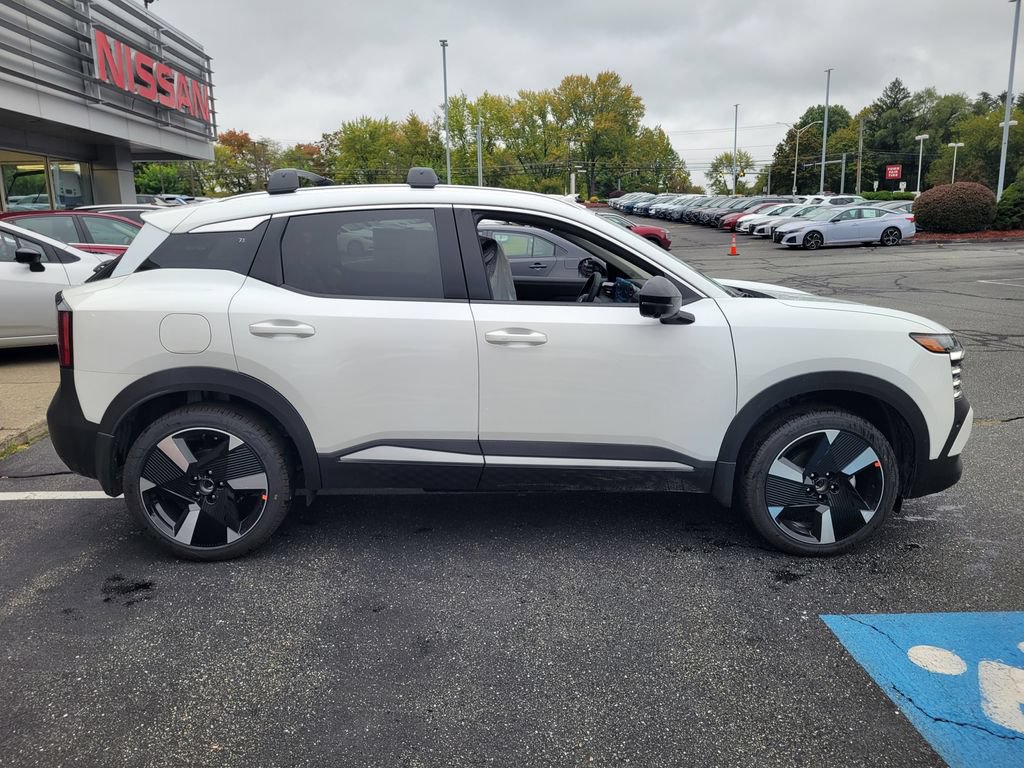 New 2026 Nissan Kicks SR w/ Cold Weather Package AWD/4WD image 2