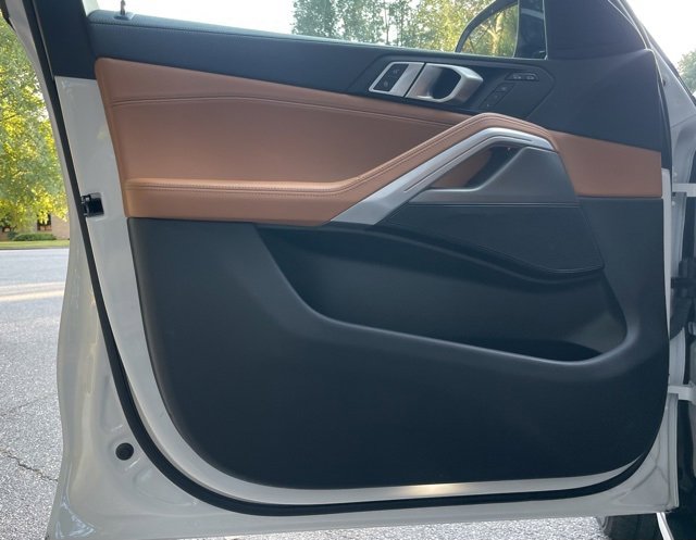 Used 2022 BMW X6 xDrive40i w/ Premium Package image 14