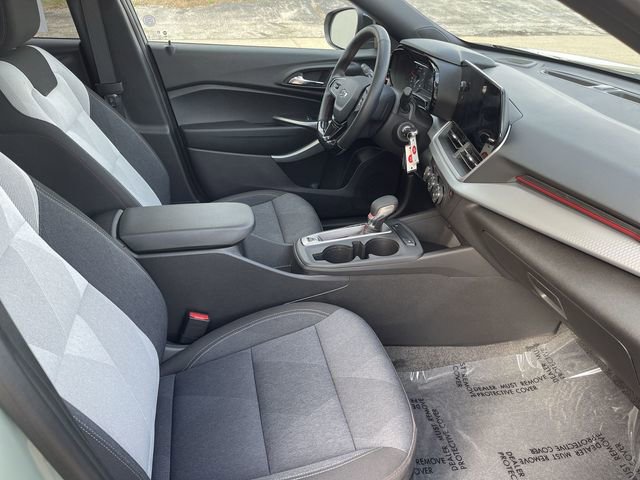 Used 2024 Chevrolet Trax RS w/ Sunroof Package image 17