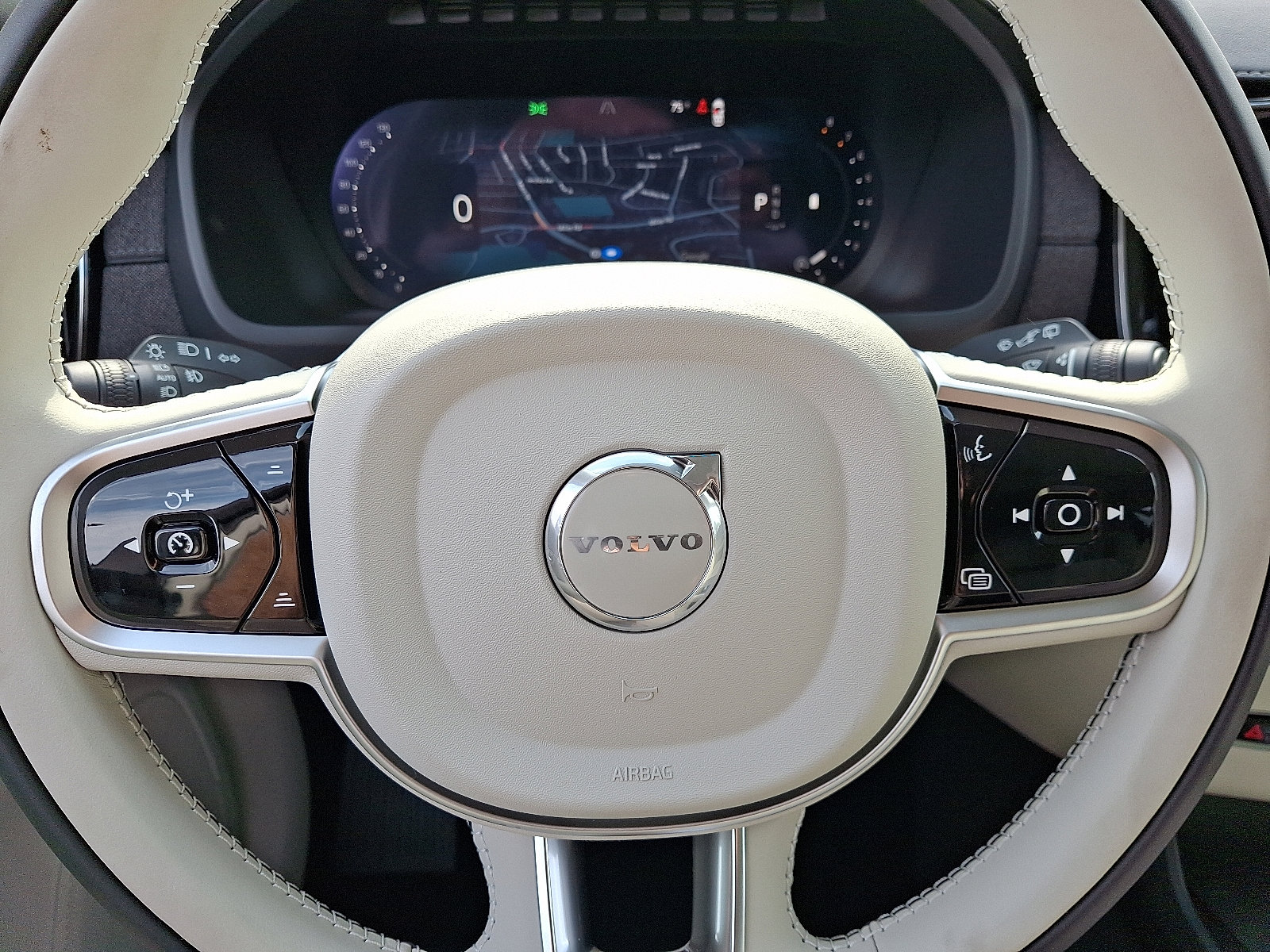 New 2026 Volvo XC90 B6 Ultra image 13