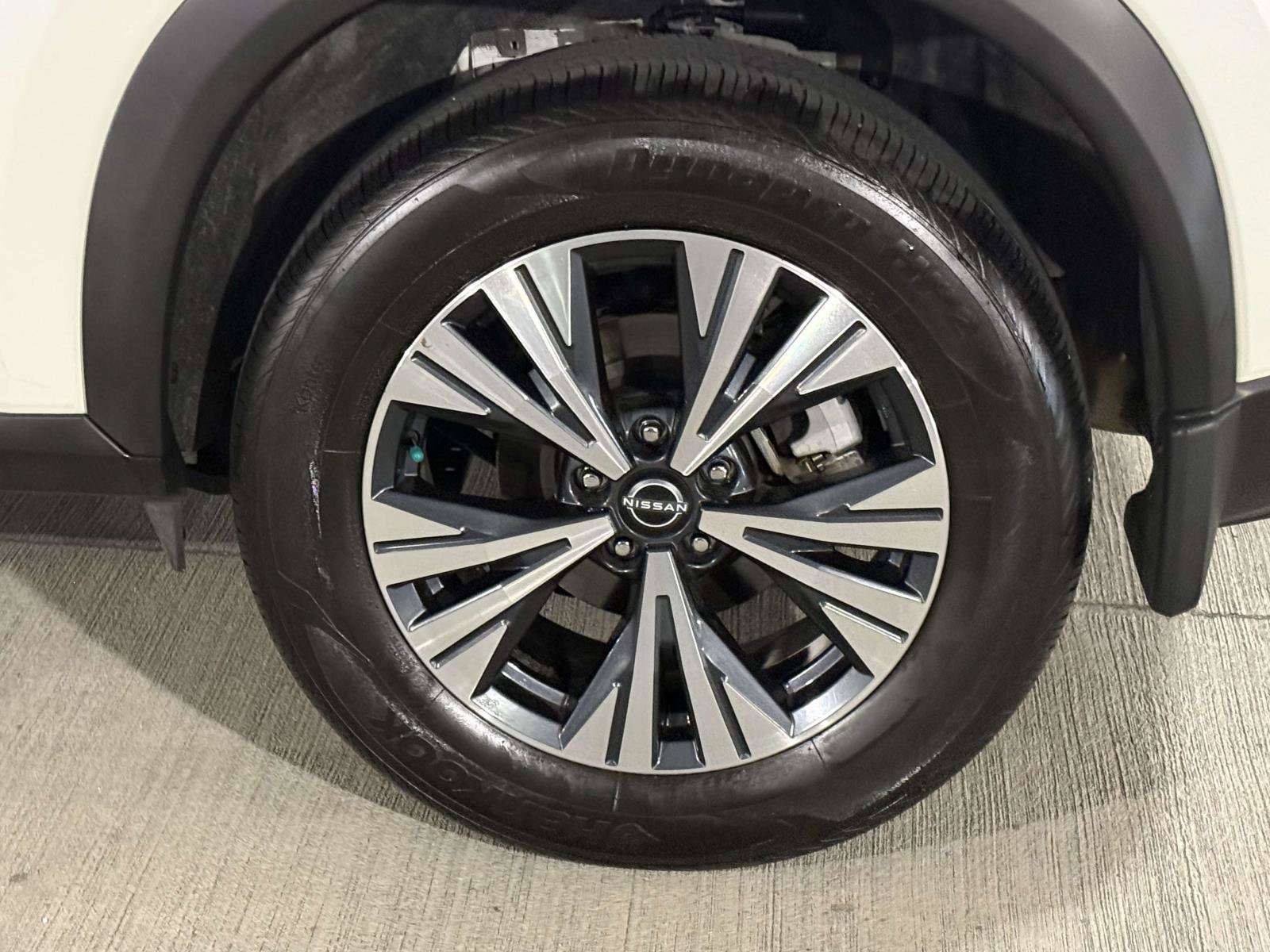 Used 2023 Nissan Rogue SV w/ SV Premium Package AWD/4WD image 13