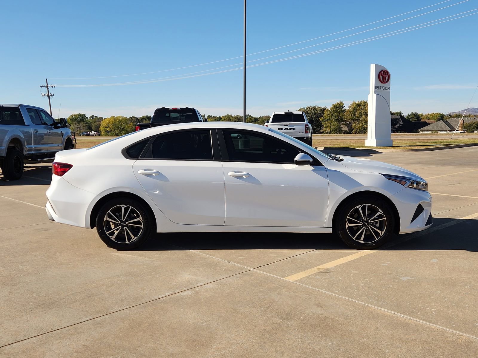 Used 2023 Kia Forte LXS w/ LXS Technology Package image 7