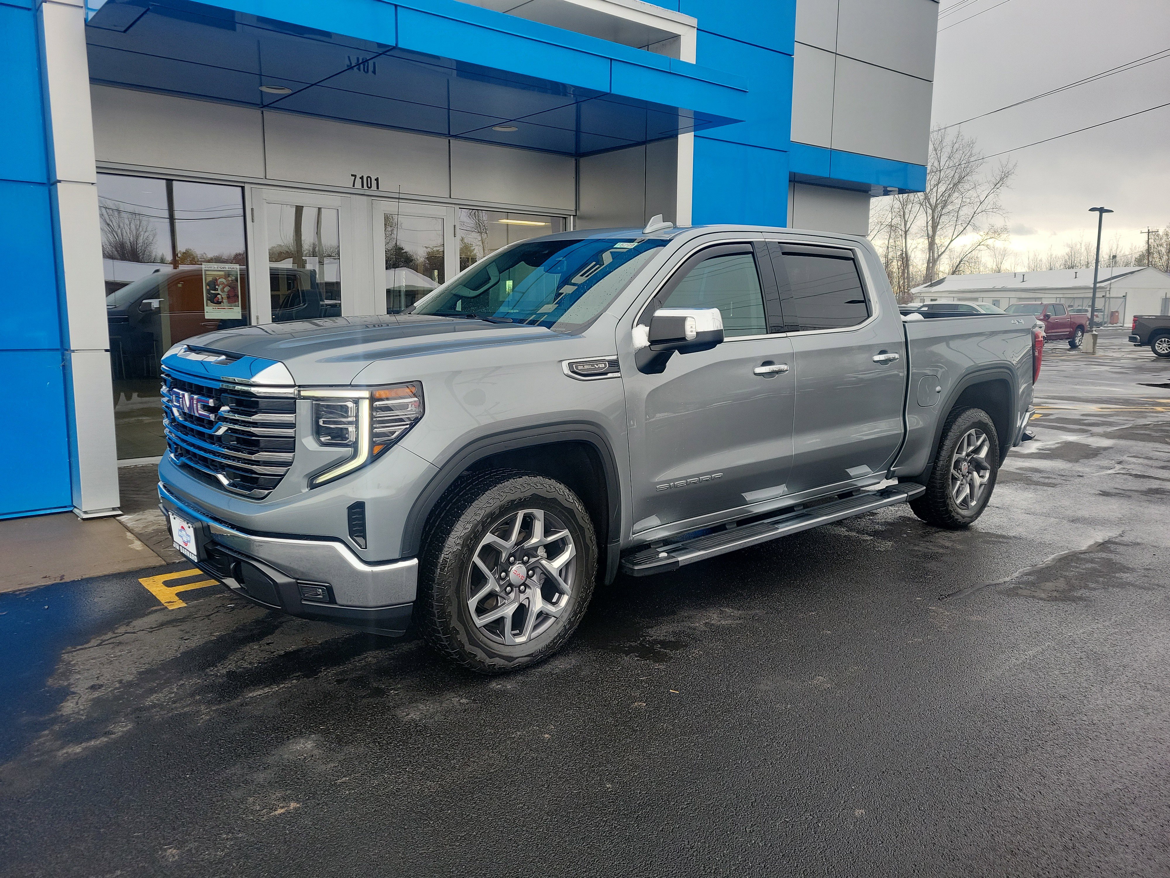 Certified 2023 GMC Sierra 1500 SLT w/ SLT Premium Package image 2
