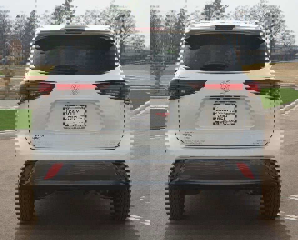 Certified 2025 Toyota Highlander Limited image 3