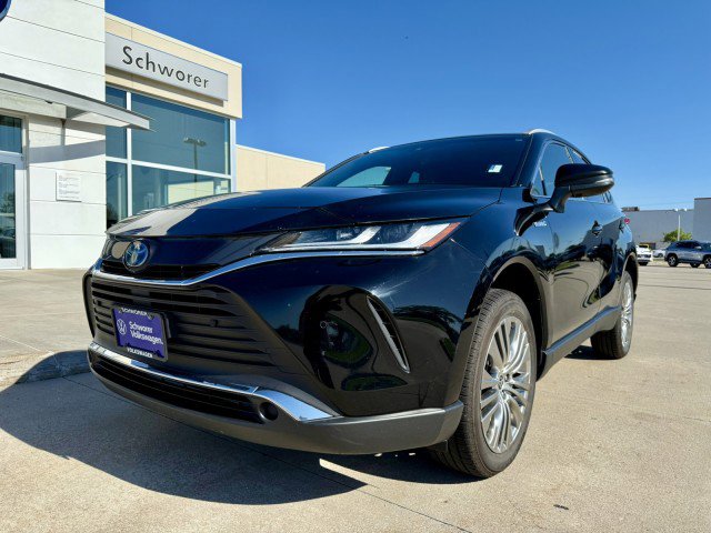 Used 2021 Toyota Venza XLE w/ Softex Package image 2