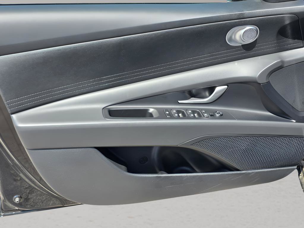 New 2026 Hyundai Elantra SE FWD image 12