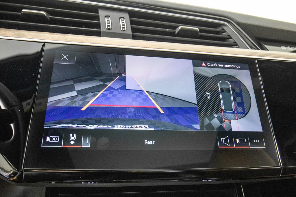 Used 2022 Audi e-tron Premium Plus w/ Premium Plus Package image 23