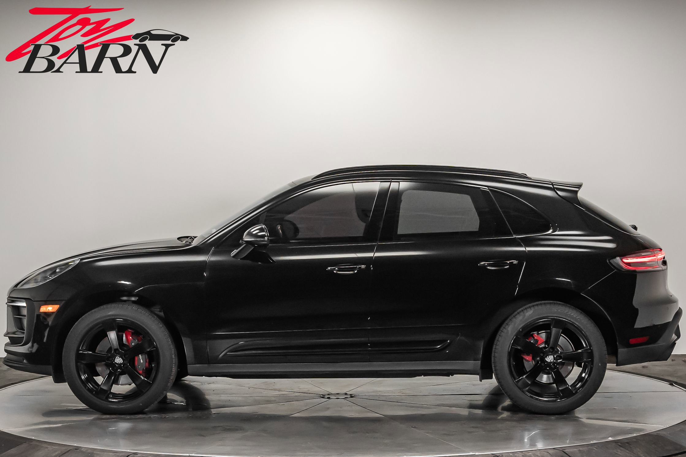 Used 2023 Porsche Macan video 2