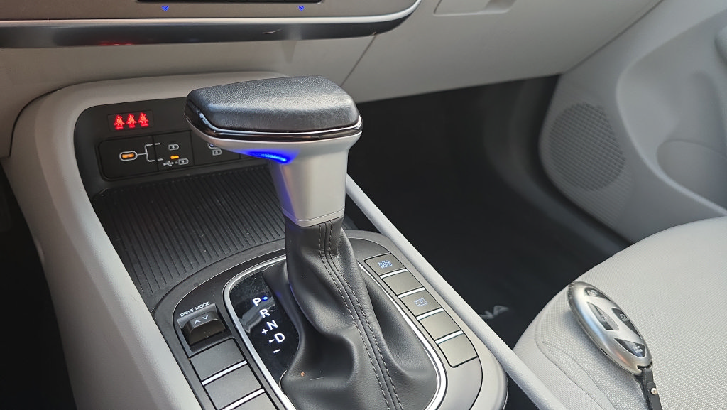 Certified 2024 Hyundai Kona SEL FWD image 22