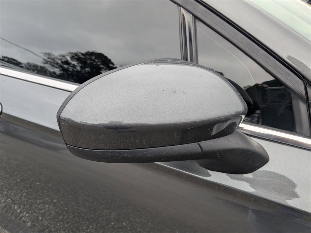 Used 2020 Ford Fusion SE image 12