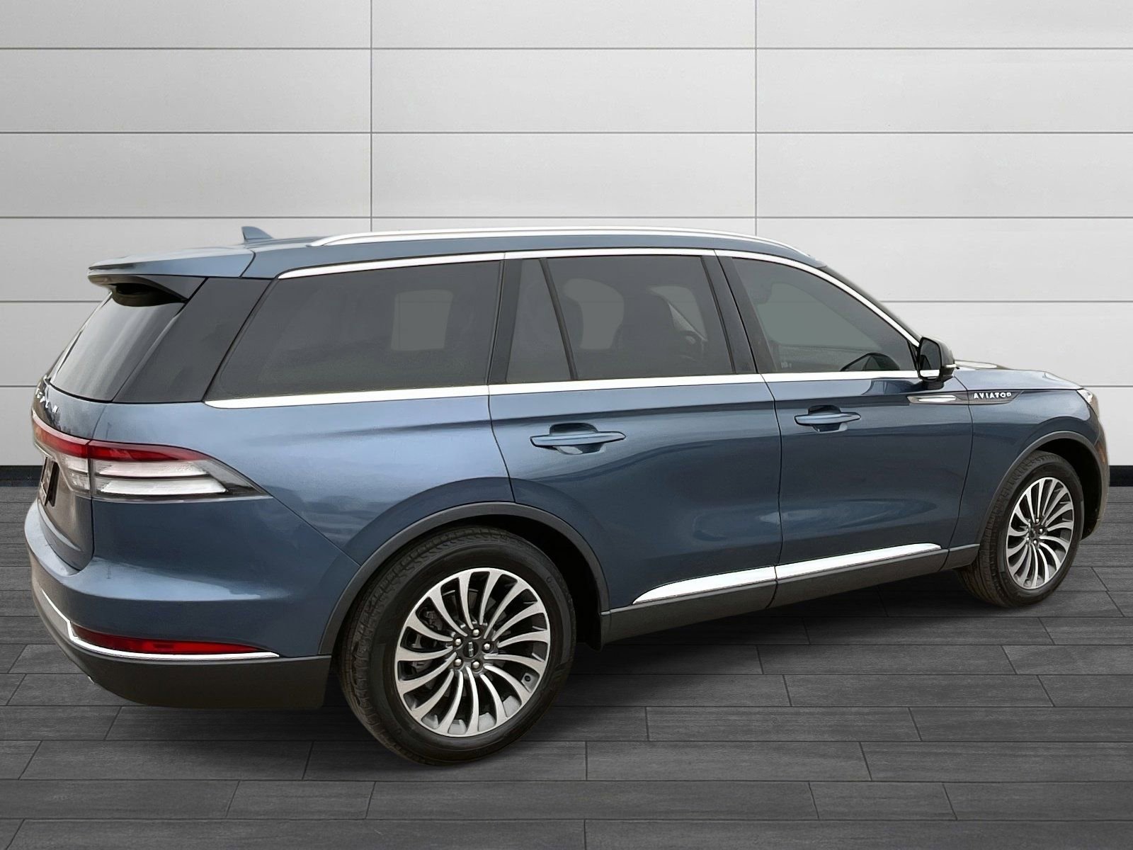 Used 2020 Lincoln Aviator Reserve w/ Elements Package Plus image 3