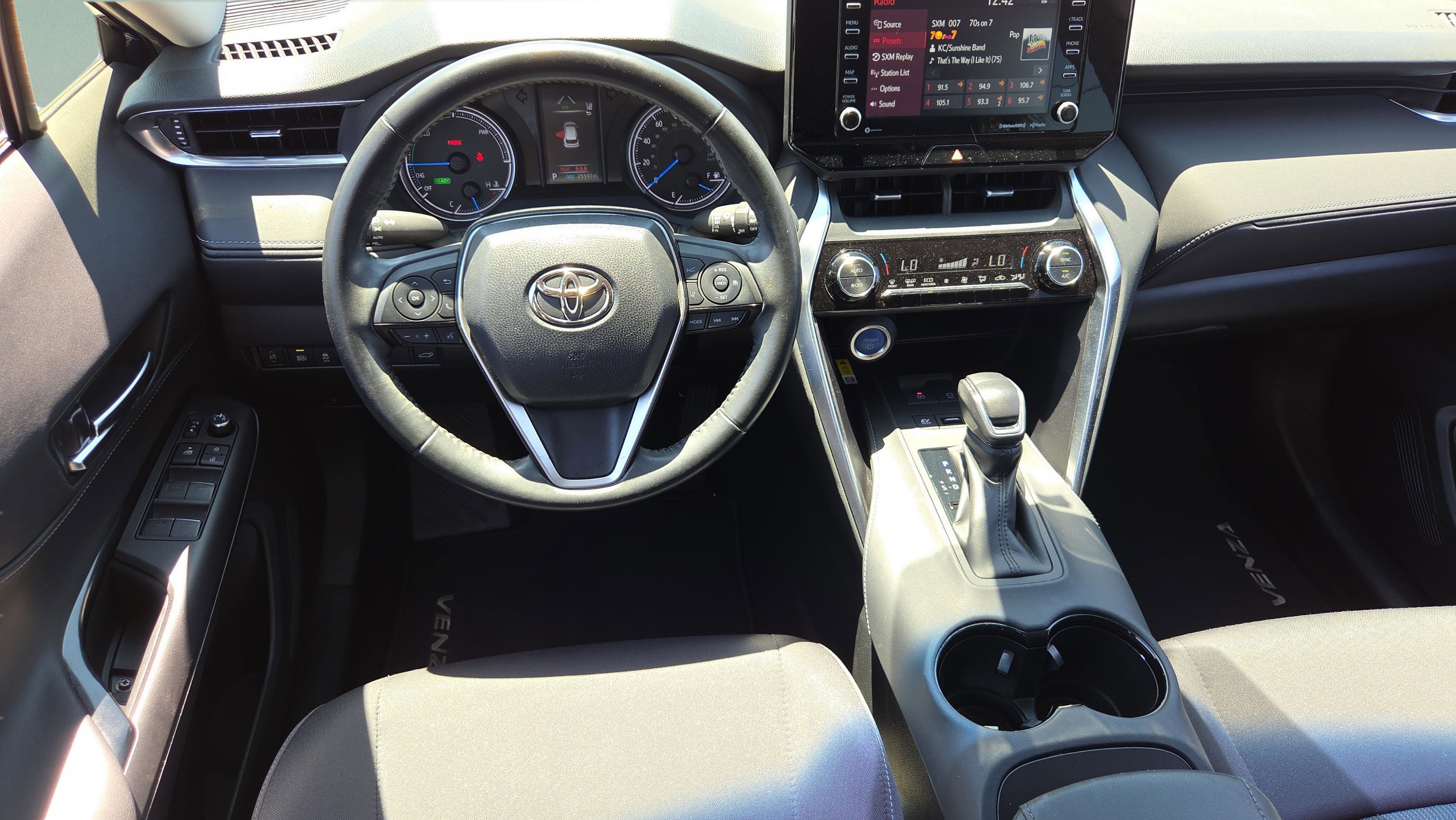 Certified 2022 Toyota Venza LE image 21