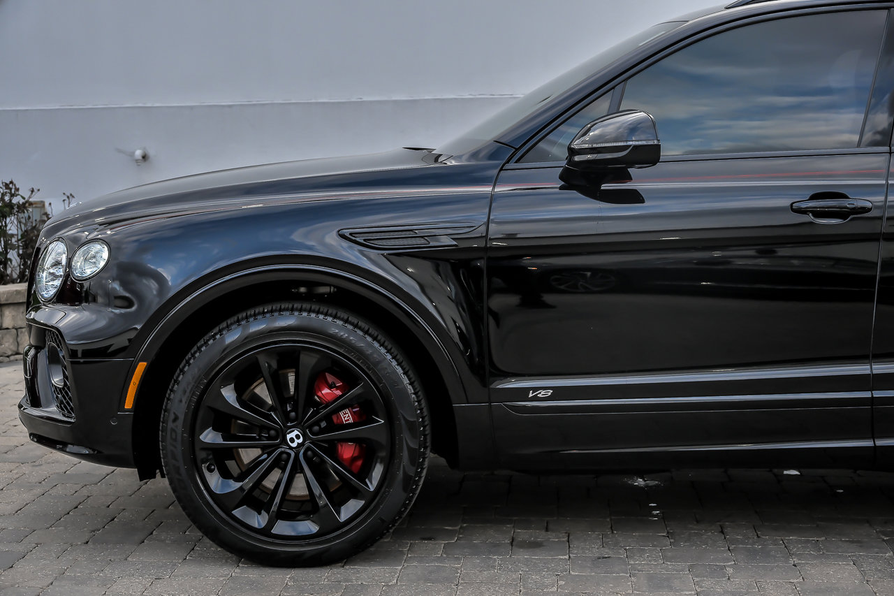 Used 2022 Bentley Bentayga AWD/4WD image 12