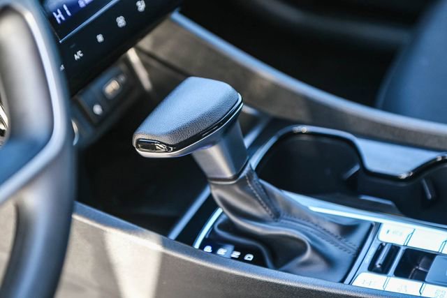 Used 2023 Nissan Rogue SV image 18