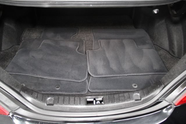 Used 2011 Hyundai Genesis 3.8 RWD image 21