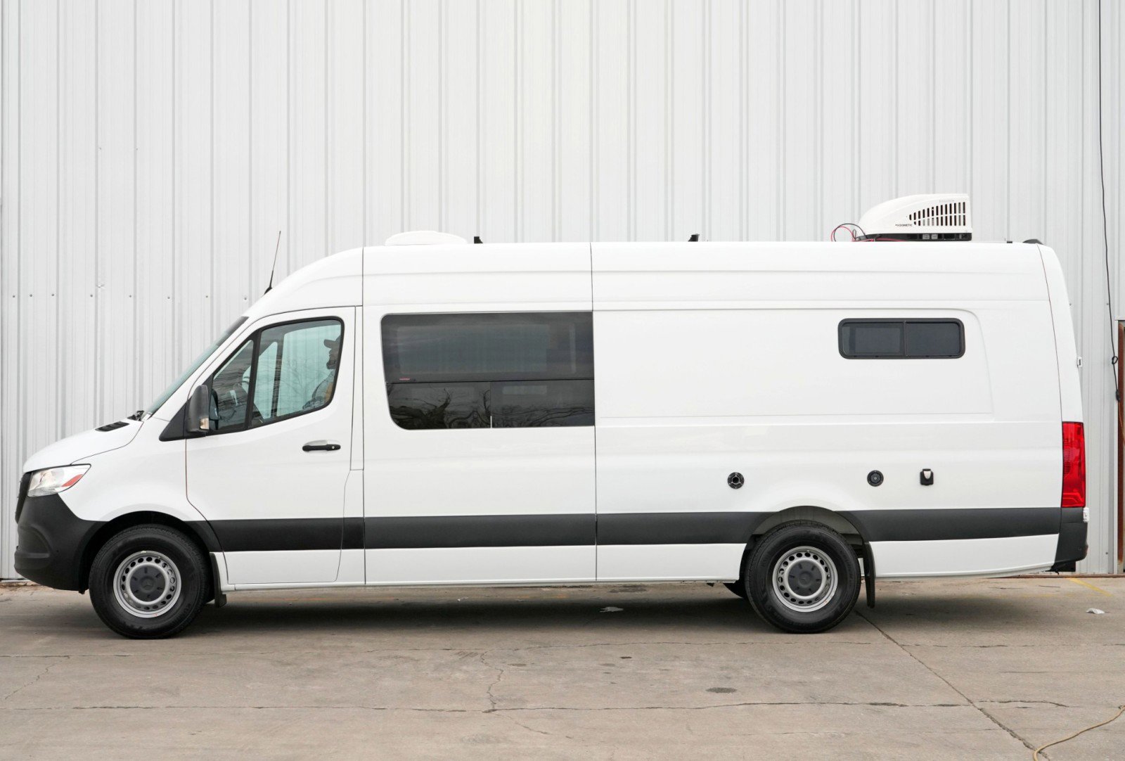 Used 2021 Mercedes-Benz Sprinter 2500 w/ Premium Plus Package image 41