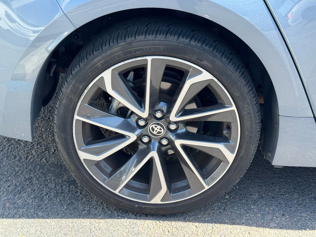 Used 2022 Toyota Corolla XSE FWD image 2