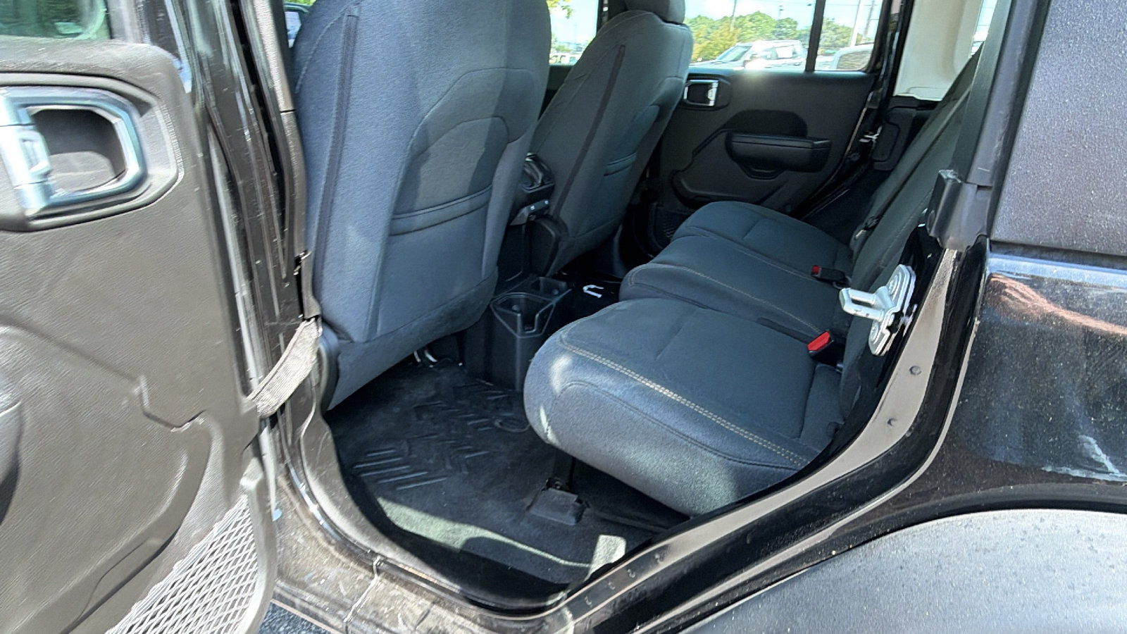 Used 2025 Jeep Wrangler Unlimited Sport AWD/4WD image 23