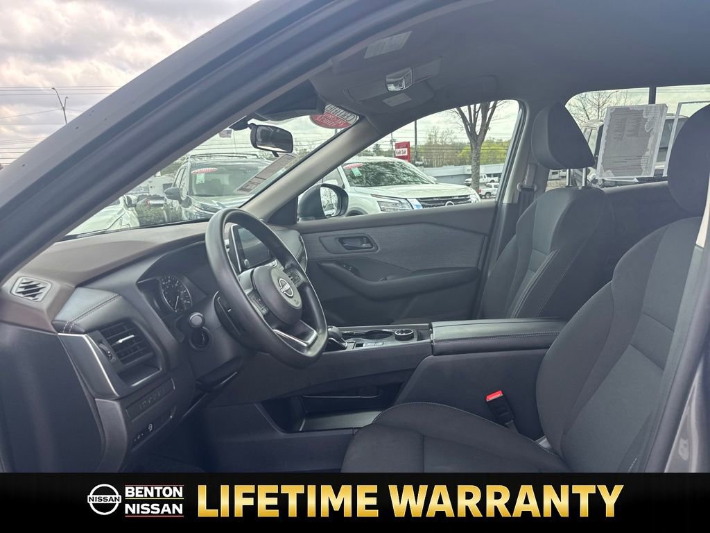 Used 2023 Nissan Rogue S image 10