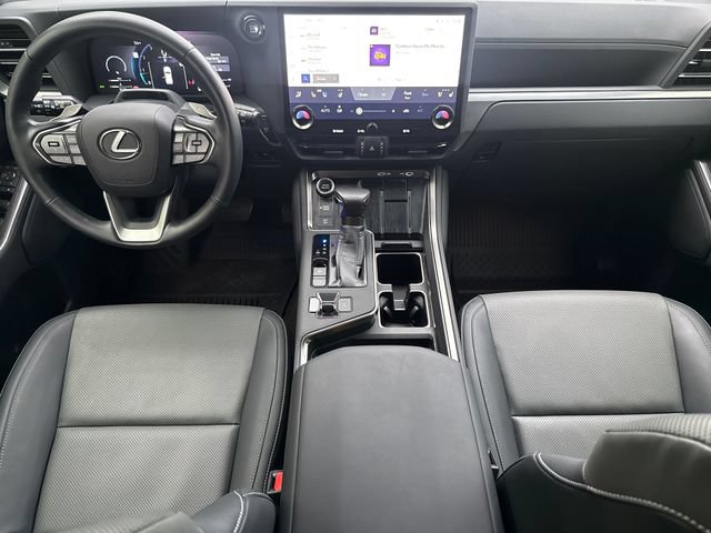 Used 2025 Lexus GX 550 w/ Accessory Package (2T) AWD/4WD image 11