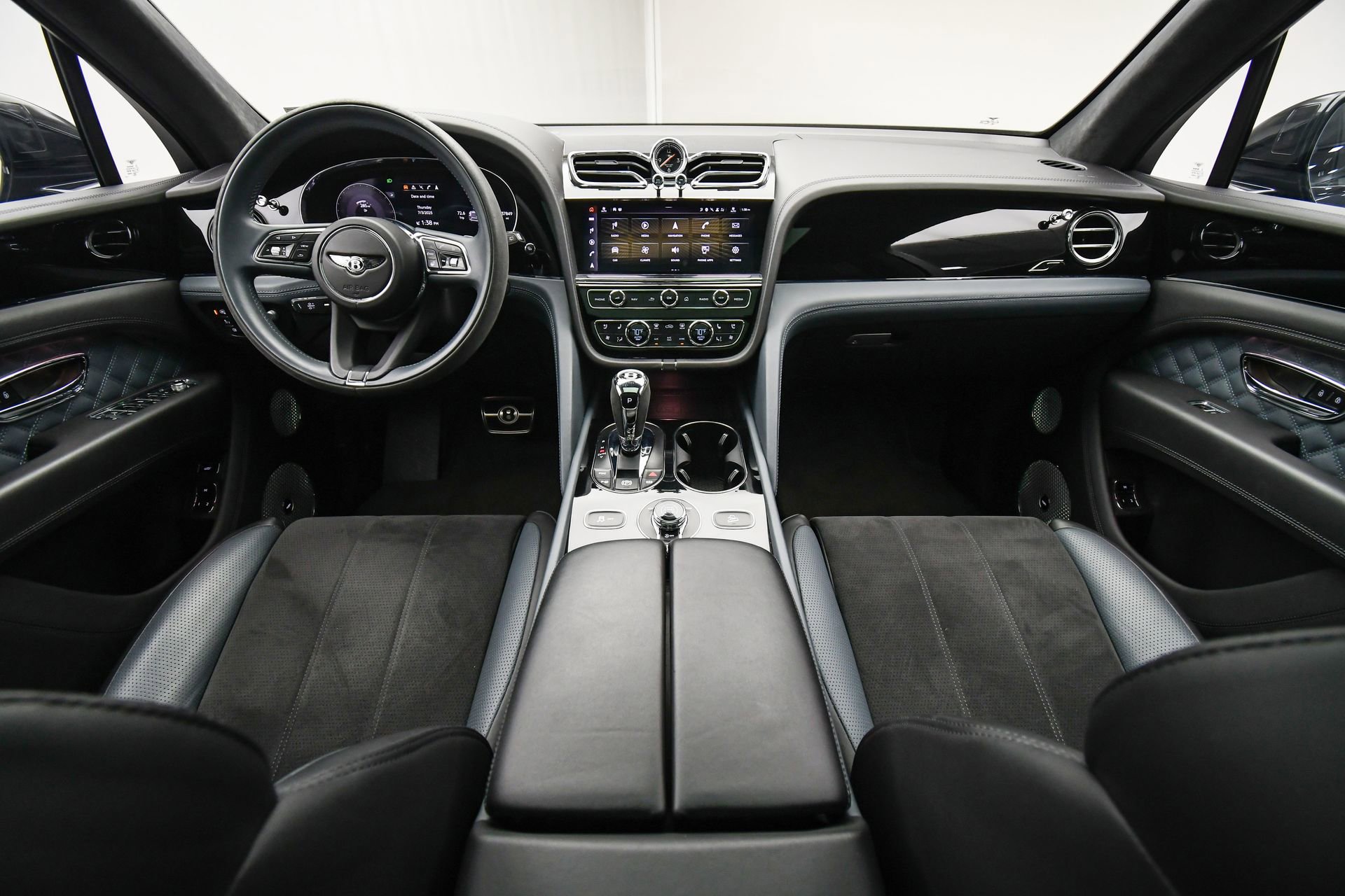 Used 2022 Bentley Bentayga S image 4