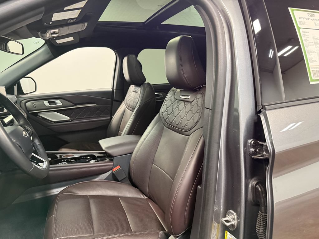 Used 2025 Ford Explorer Platinum w/ LUX Leather Package AWD/4WD image 59