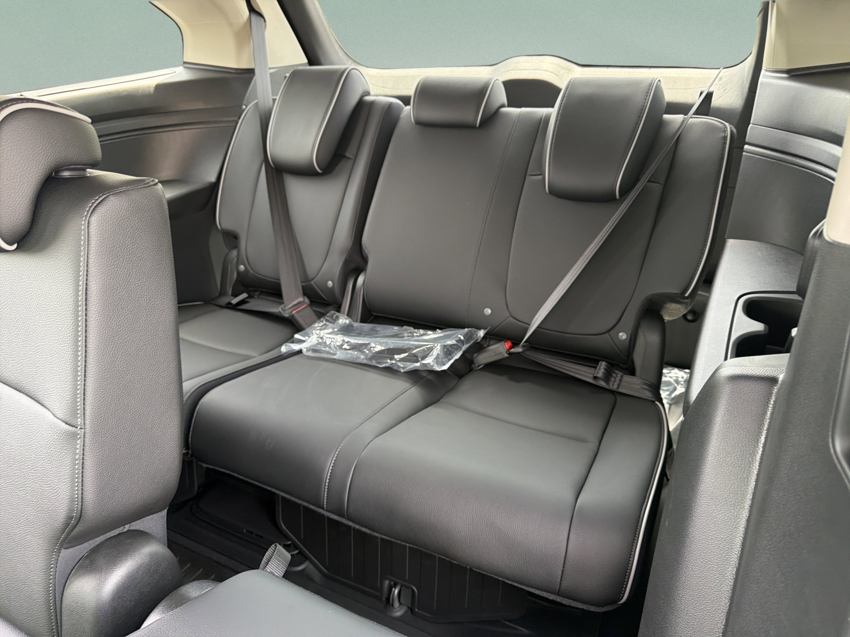 New 2026 Honda Odyssey Touring image 8