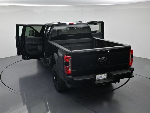 New 2026 Ford F250 Lariat w/ Black Appearance Package AWD/4WD image 50