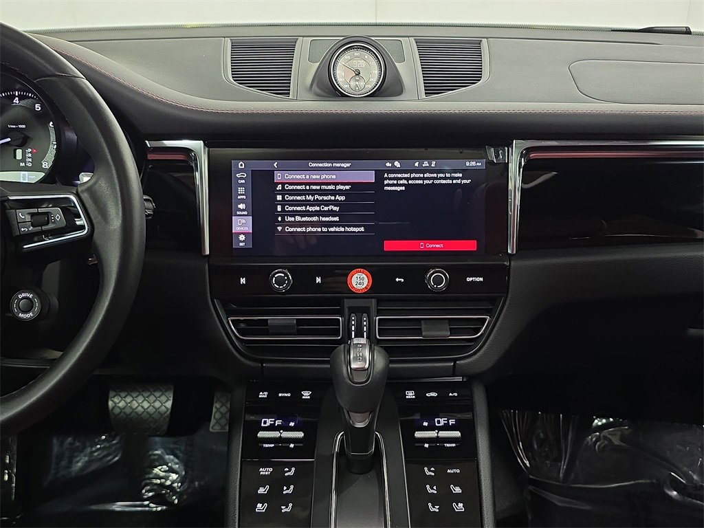 Used 2025 Porsche Macan image 16
