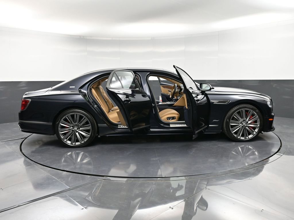 Used 2025 Bentley Flying Spur Plug-In Hybrid AWD/4WD image 40